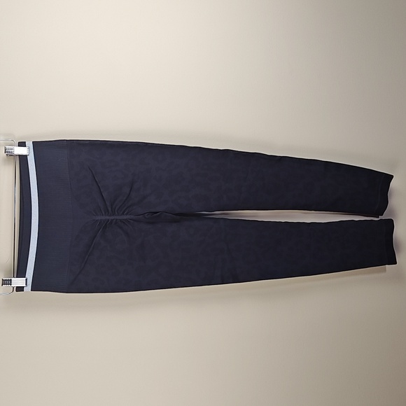 Fit Booty Sports Bra and Leggings Set - Picture 3 of 9